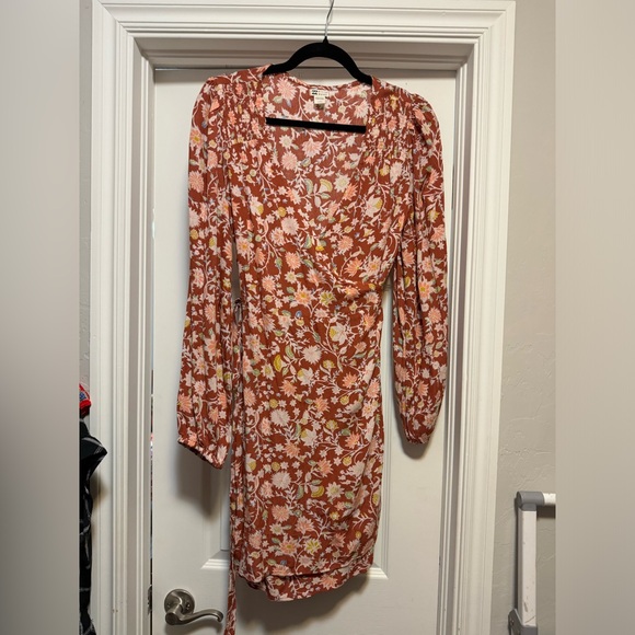 Billabong floral mini wrap dress size Large - Picture 2 of 5